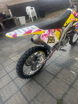 Suzuki RMZ 250 4T - Motocross