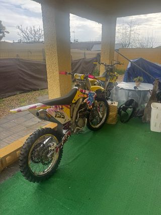 Suzuki RMZ 250 4T - Motocross