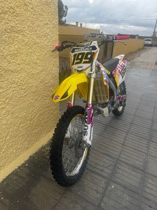 Suzuki RMZ 250 4T - Motocross