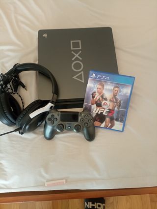 PS4 (PlayStation 4) Slim - Edición Limitada