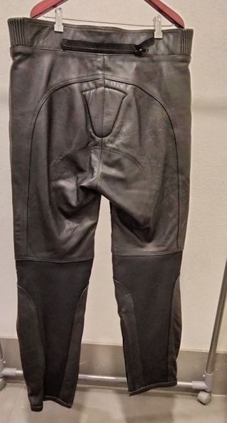 Pantalones moto cuero hombre
SOLO VENTA EN PERSONA