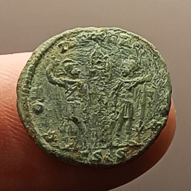 Moneda romana - follis - Constancio II