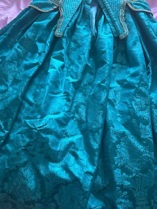 Traje Fallera: Azul y Dorado
