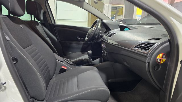 🚀🚀MEGANE LIMITED 115CV + 2015 + ETIQUETA C 💖💖