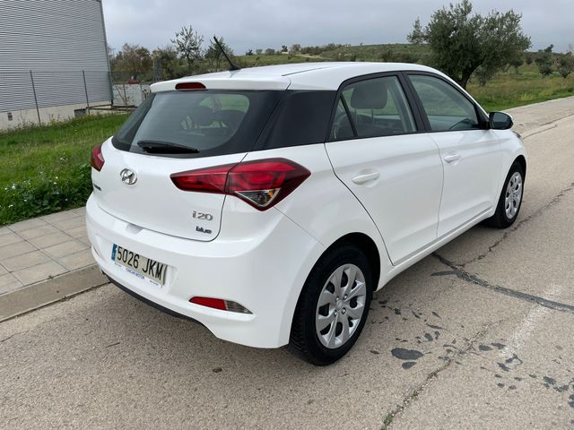 HYUNDAI i20 1.1 CRDi | Motor con Cadena, Económico