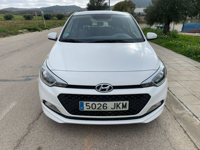 HYUNDAI i20 1.1 CRDi | Motor con Cadena, Económico