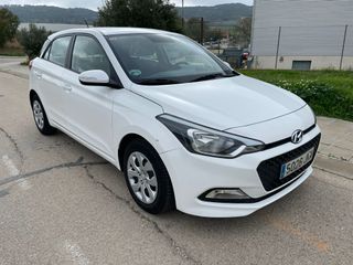 HYUNDAI i20 1.1 CRDi | Motor con Cadena, Económico