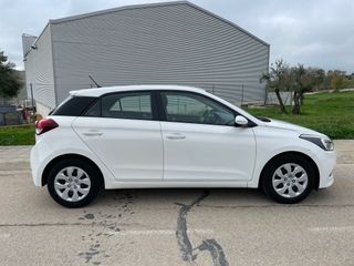 HYUNDAI i20 1.1 CRDi | Motor con Cadena, Económico