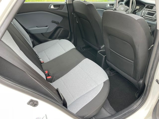 HYUNDAI i20 1.1 CRDi | Motor con Cadena, Económico