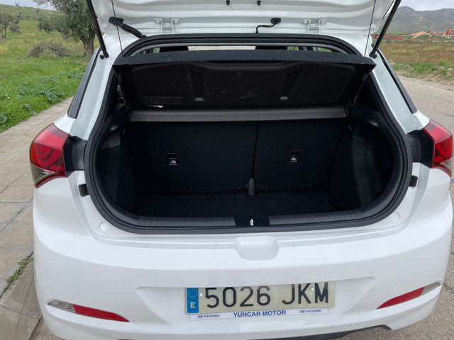 HYUNDAI i20 1.1 CRDi | Motor con Cadena, Económico