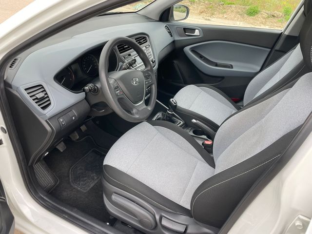 HYUNDAI i20 1.1 CRDi | Motor con Cadena, Económico