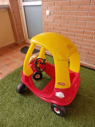 Coche correpasillos Little Tikes Couzy coupe