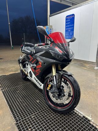 Yamaha R6 2006 - Moto deportiva