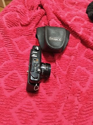 YASHICA MG-1: Cámara negra