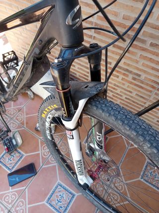 Bicicleta carbono mtb niner. Se cambia por enduro.