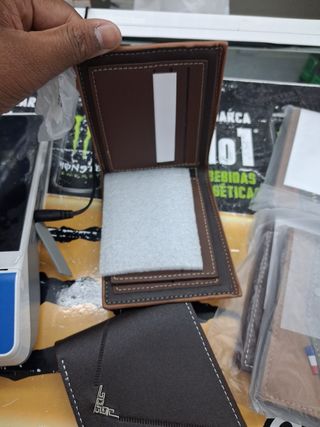 Cartera hombre marrón-gris | Nueva
BARCELONA