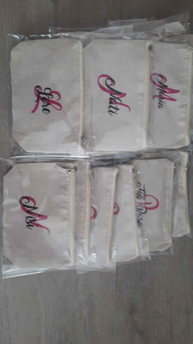 Neceseres personalizados - beige y rosa