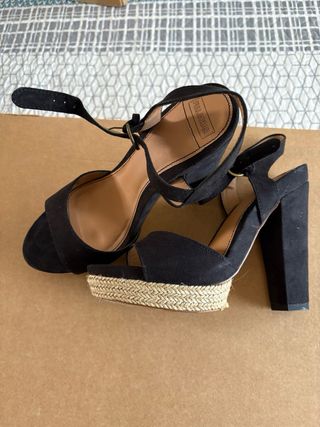 Sandalias negras Pull&Bear tacón