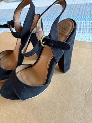 Sandalias negras Pull&Bear tacón