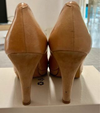 Zapatos tacón beige