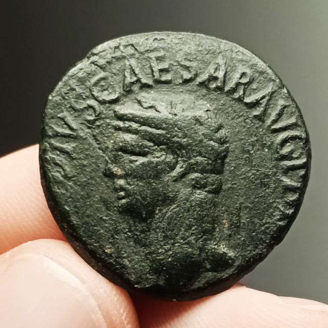 As Claudio // CONSTANTIAE AVGVSTI S-C // RIC 95