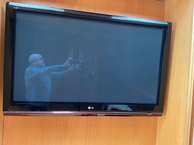 TV LG LCD 37" panorámica