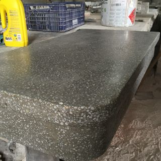 Peldaños de terrazo a medida