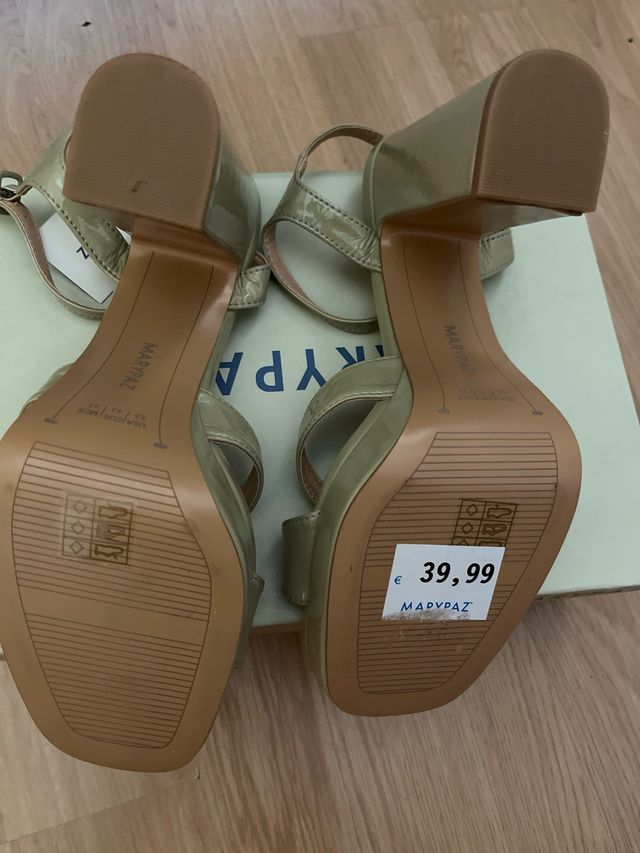 Sandalias tacon Marypaz verde oliva claro brillo