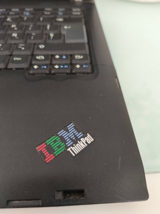 Portátil Lenovo ThinkPad negro
