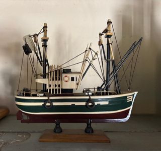 Maqueta barco pescador