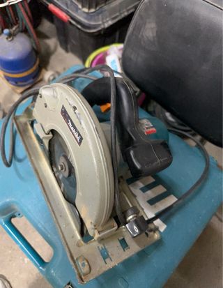 Sierra circular Makita 5705R