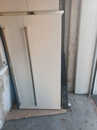 Mobile bagno bianco e teal