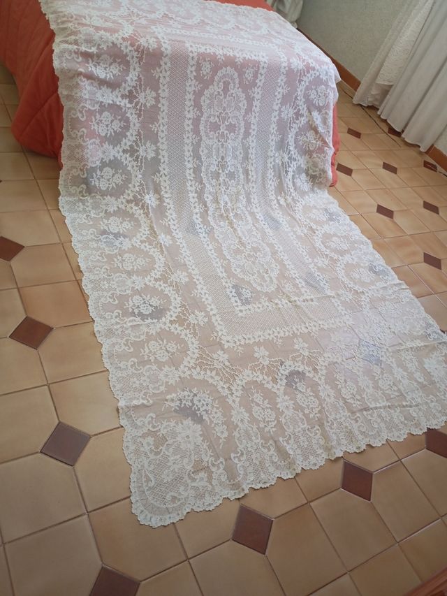 Velo novia-mantilla encaje Alençon espectacular