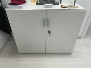 2 Armario blanco 2 puertas c/cerrojo