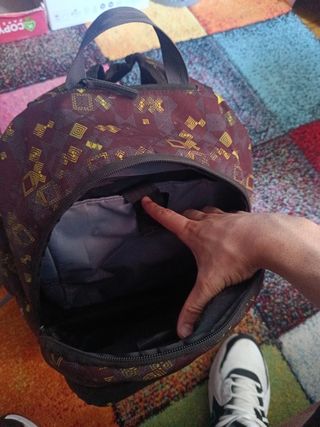 Mochila marrón-amarilla