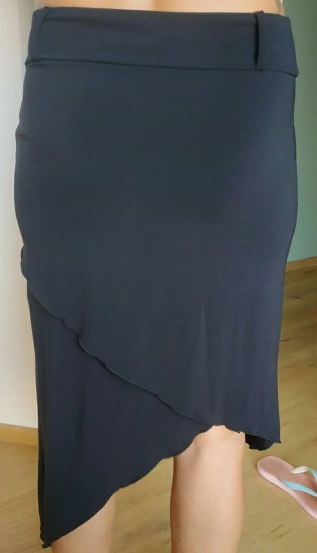 Gonna nera asimmetrica