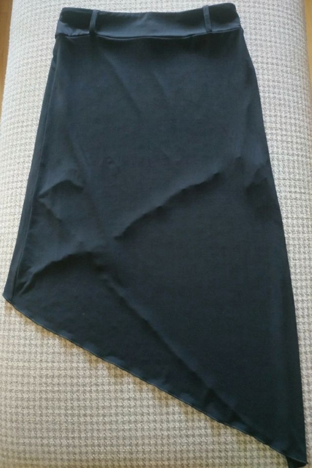 Gonna nera asimmetrica