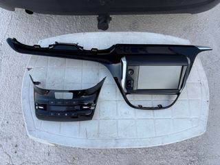 Peugeout 208: Navigatore stereo