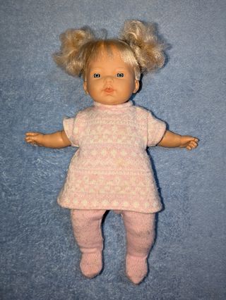 Muñeca bebé marca Llorens.
