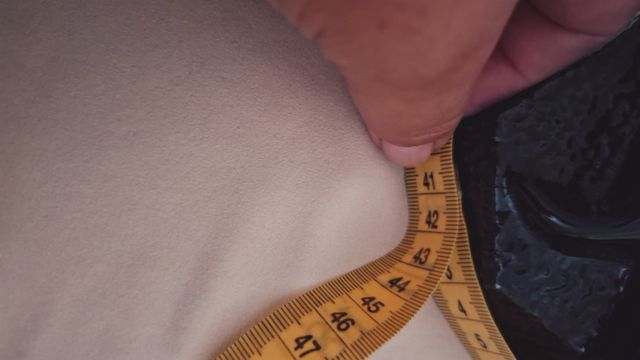 Estatueta contemporânea preta