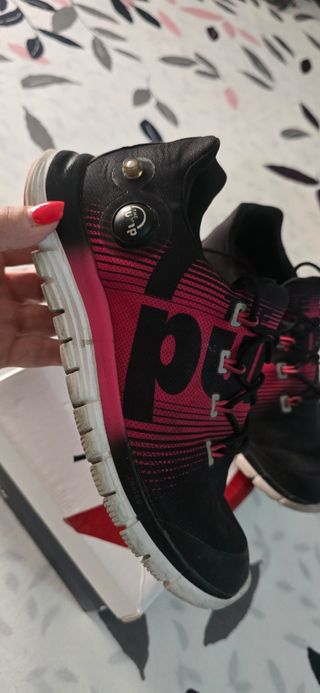 Zapatillas Reebok Pump - Negras y Rosas
