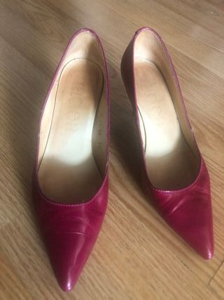 Zapatos Gadea rojo morado, talla 38