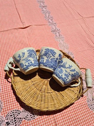 3 tazze di tè inglesi