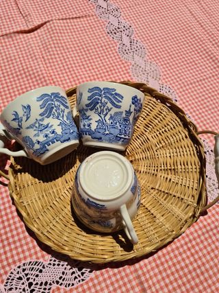 3 tazze di tè inglesi