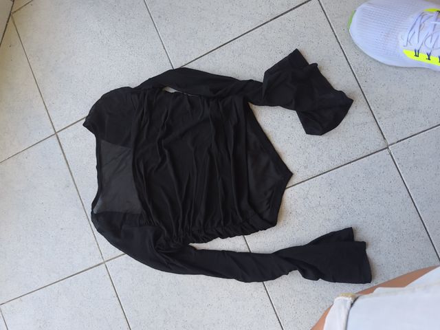Blusa negra manga larga talla 12 años