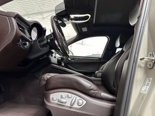 PORSCHE Macan GTS