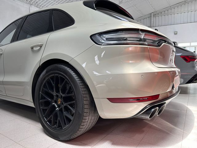 PORSCHE Macan GTS