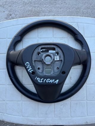Volante Opel Insignia con comandi