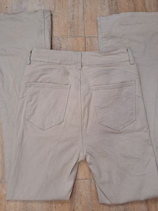 Pantalones campana beige