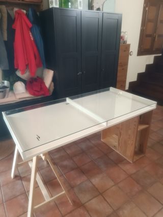 Mesa cristal + caballetes Ikea